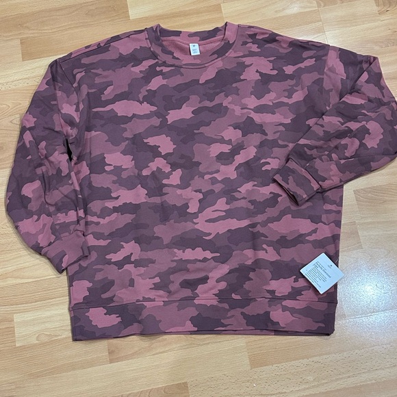 Brand New Lululemon Perfectly Oversized Crew - Picture 12 of 12